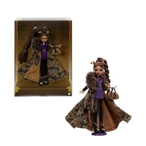 Monster High Doll, Clawdeen Wolf House of Wolf Collectible with Faux Fur Jacquar